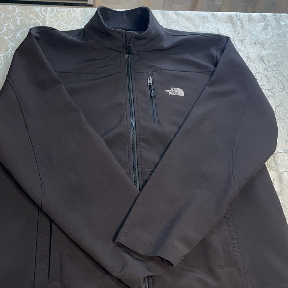 North face Men’s Black Shell Jacket XXL runs smaller